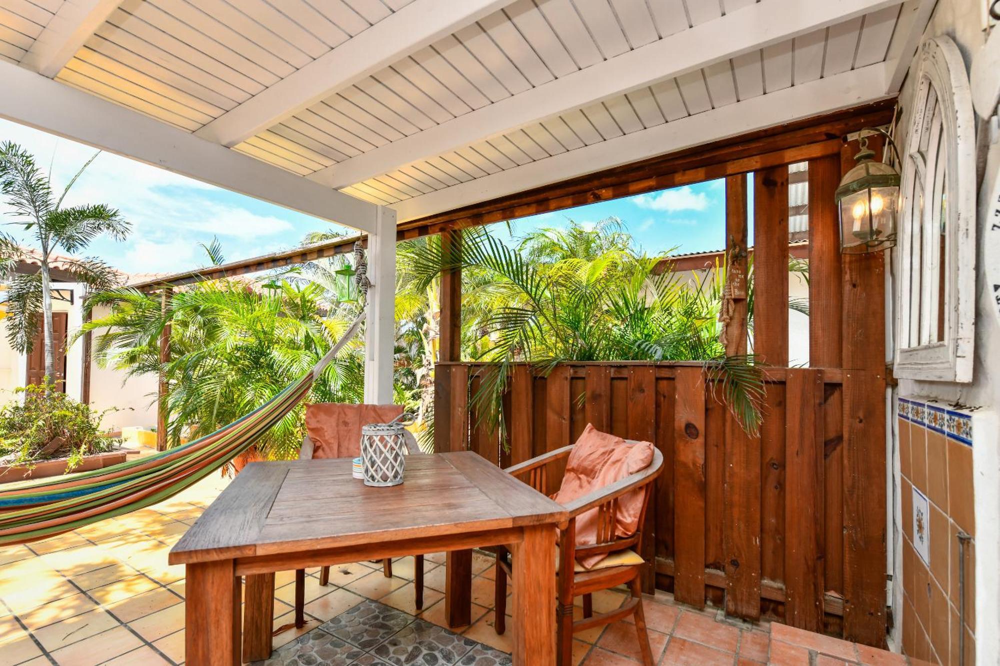 Brisas Studio Apartments (Adults Only) Palm Beach Exterior photo