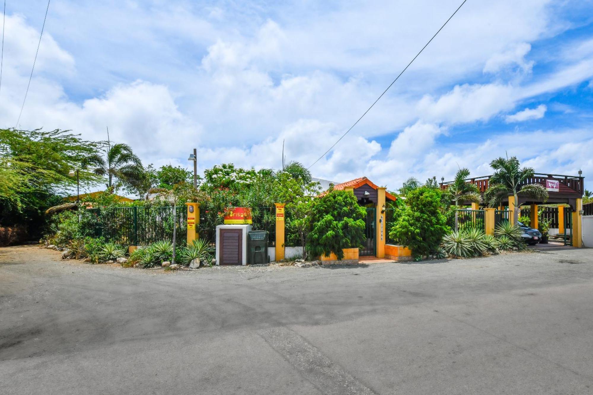 Brisas Studio Apartments (Adults Only) Palm Beach Exterior photo