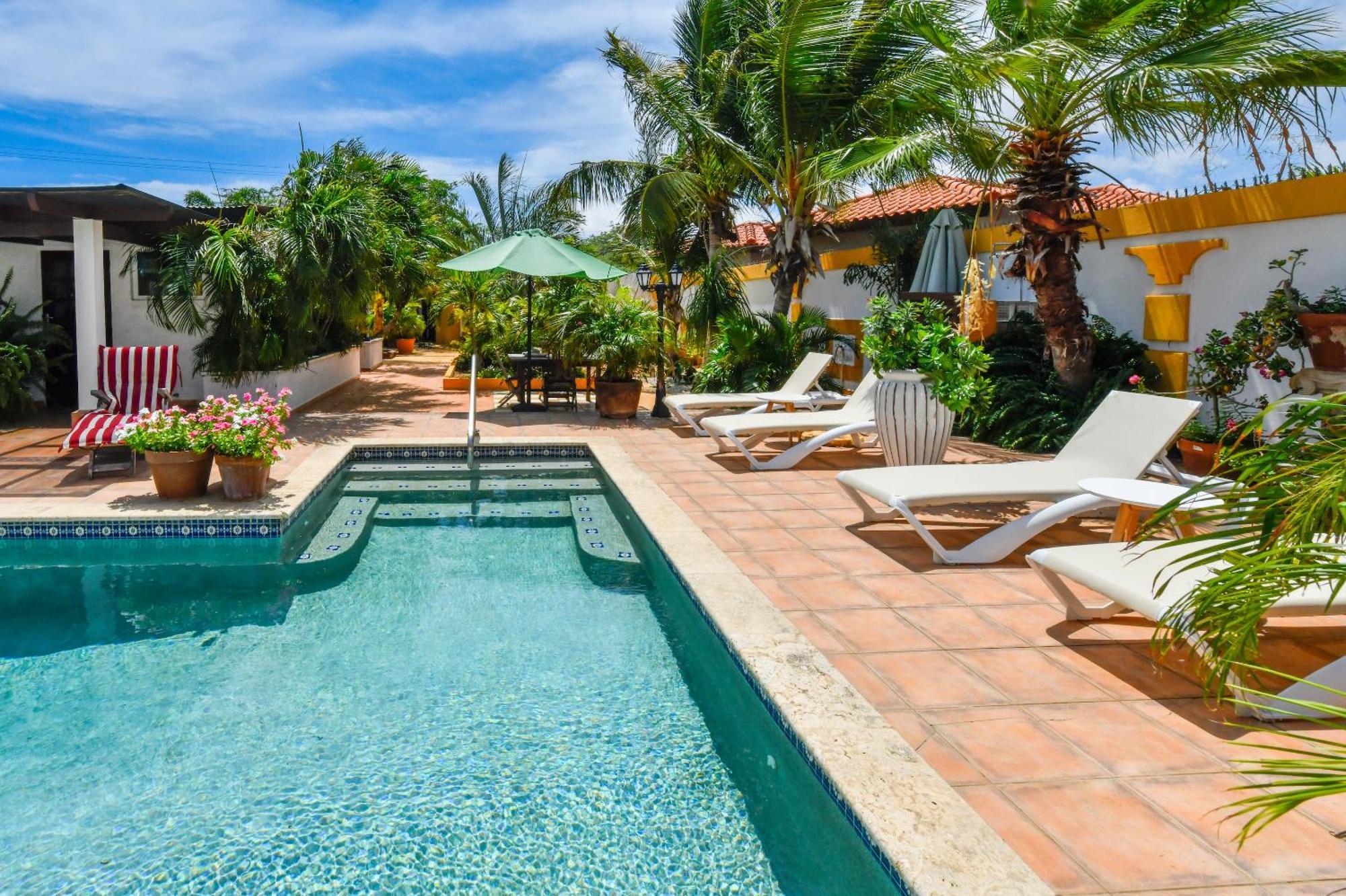 Brisas Studio Apartments (Adults Only) Palm Beach Exterior photo
