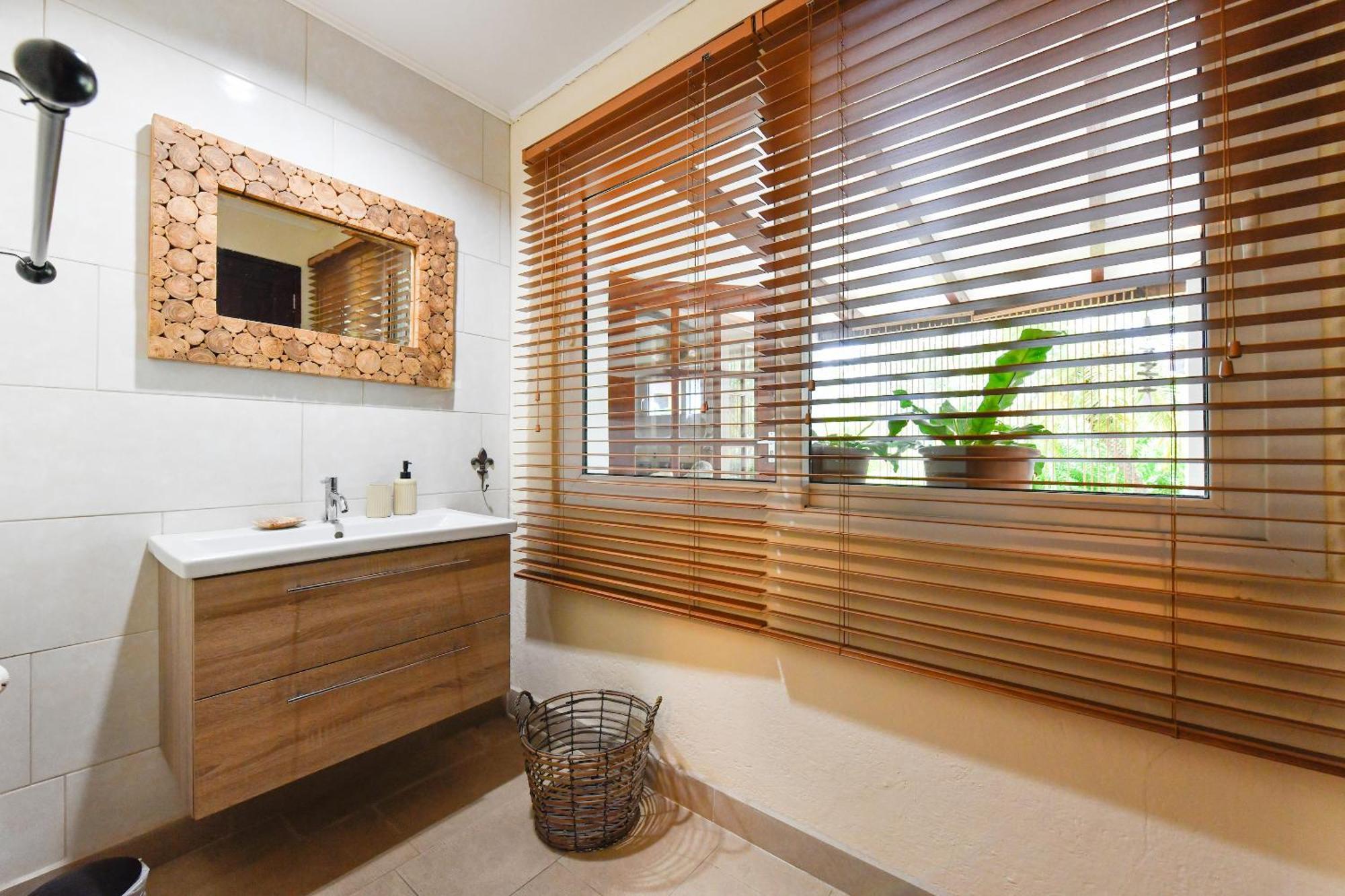 Brisas Studio Apartments (Adults Only) Palm Beach Exterior photo
