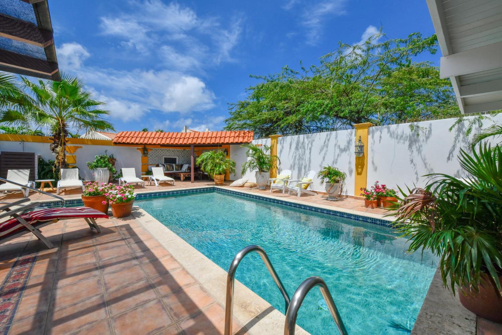 Brisas Studio Apartments (Adults Only) Palm Beach Exterior photo