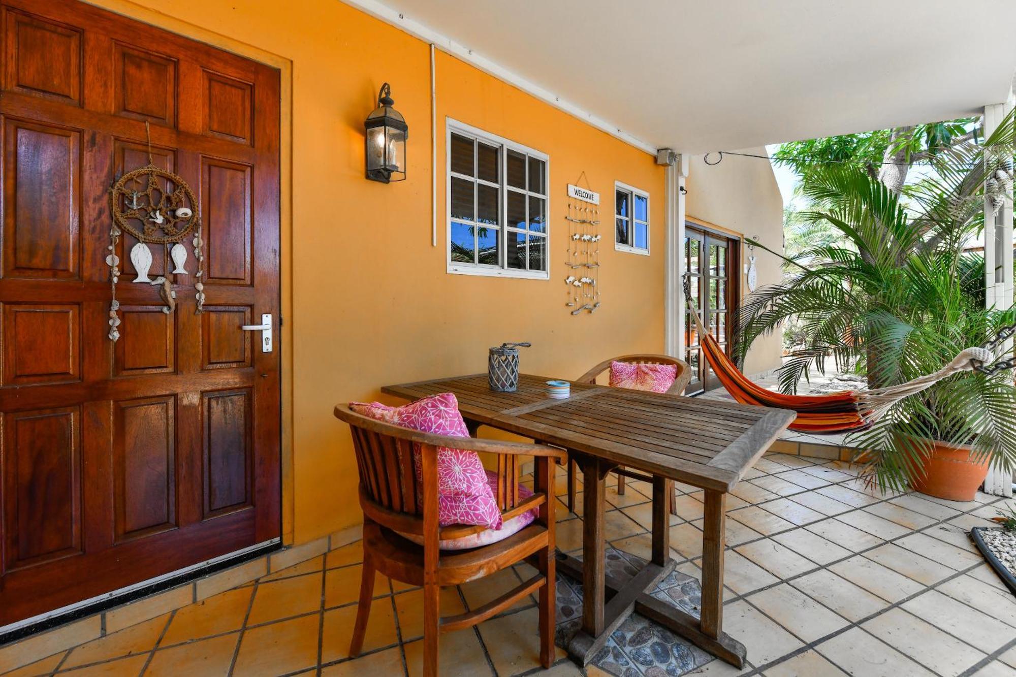 Brisas Studio Apartments (Adults Only) Palm Beach Exterior photo