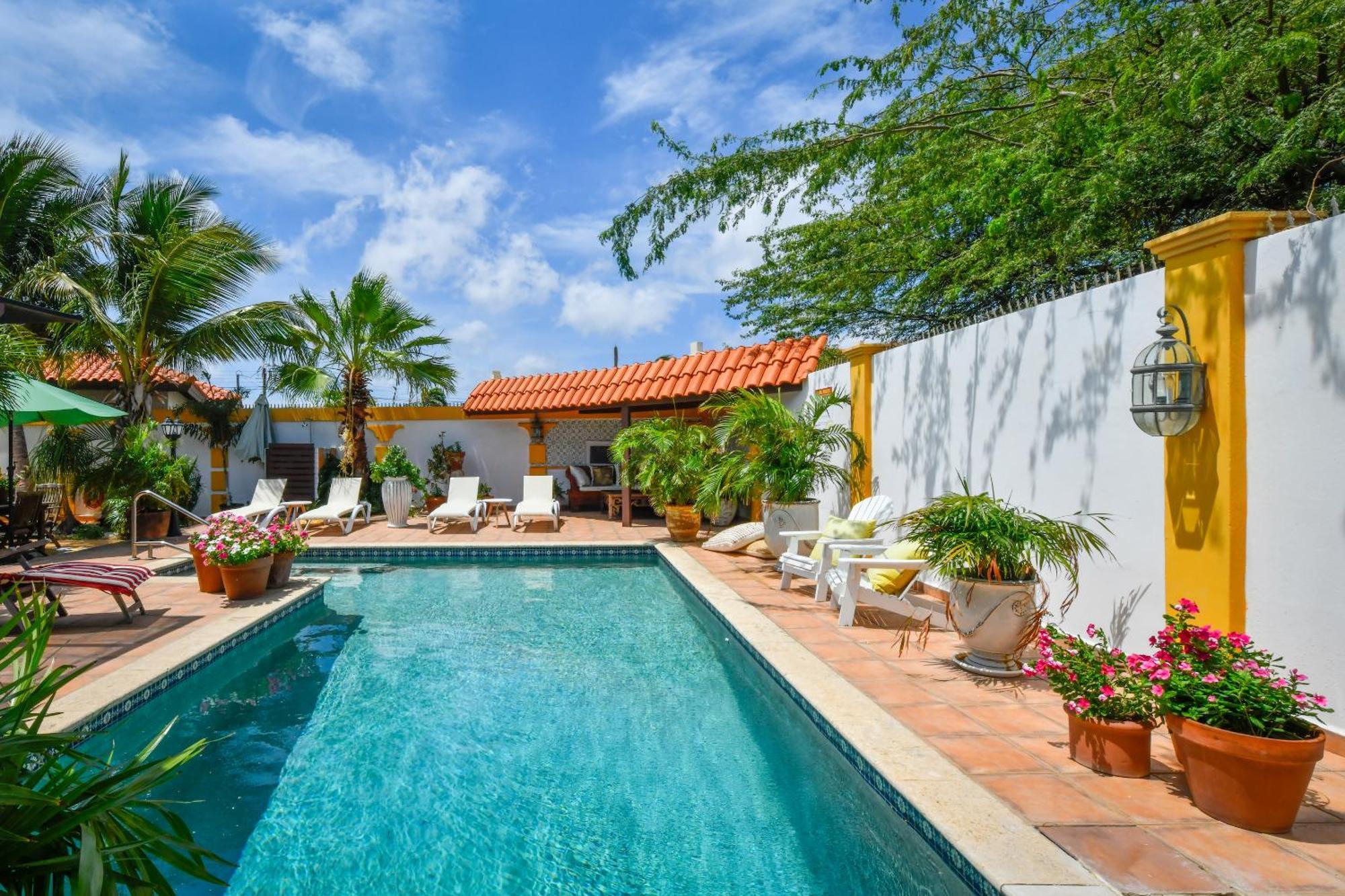 Brisas Studio Apartments (Adults Only) Palm Beach Exterior photo