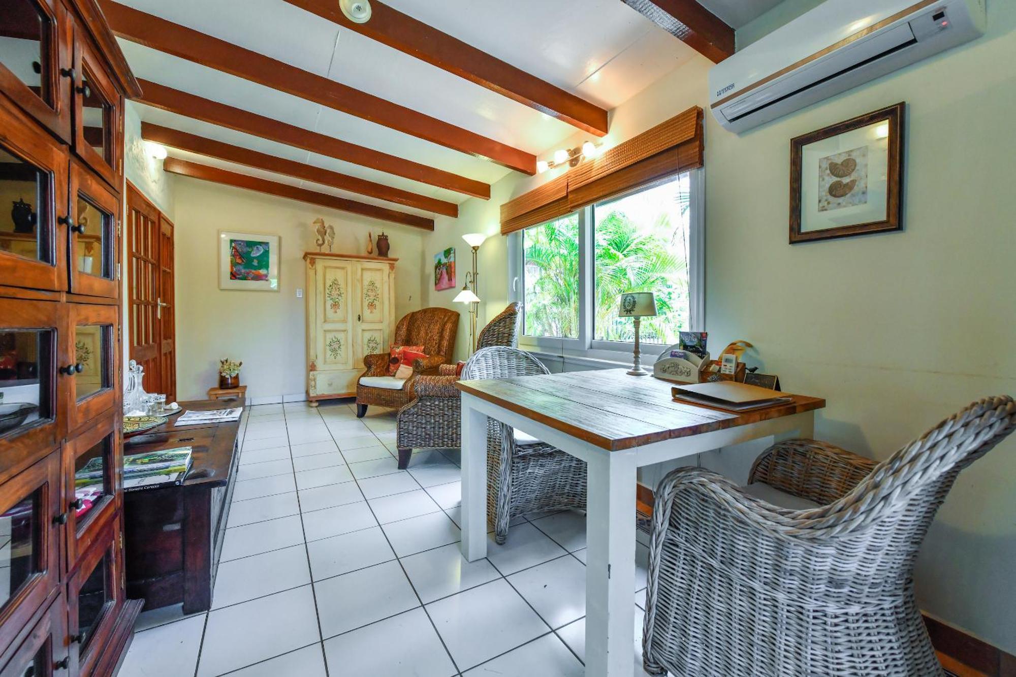 Brisas Studio Apartments (Adults Only) Palm Beach Exterior photo