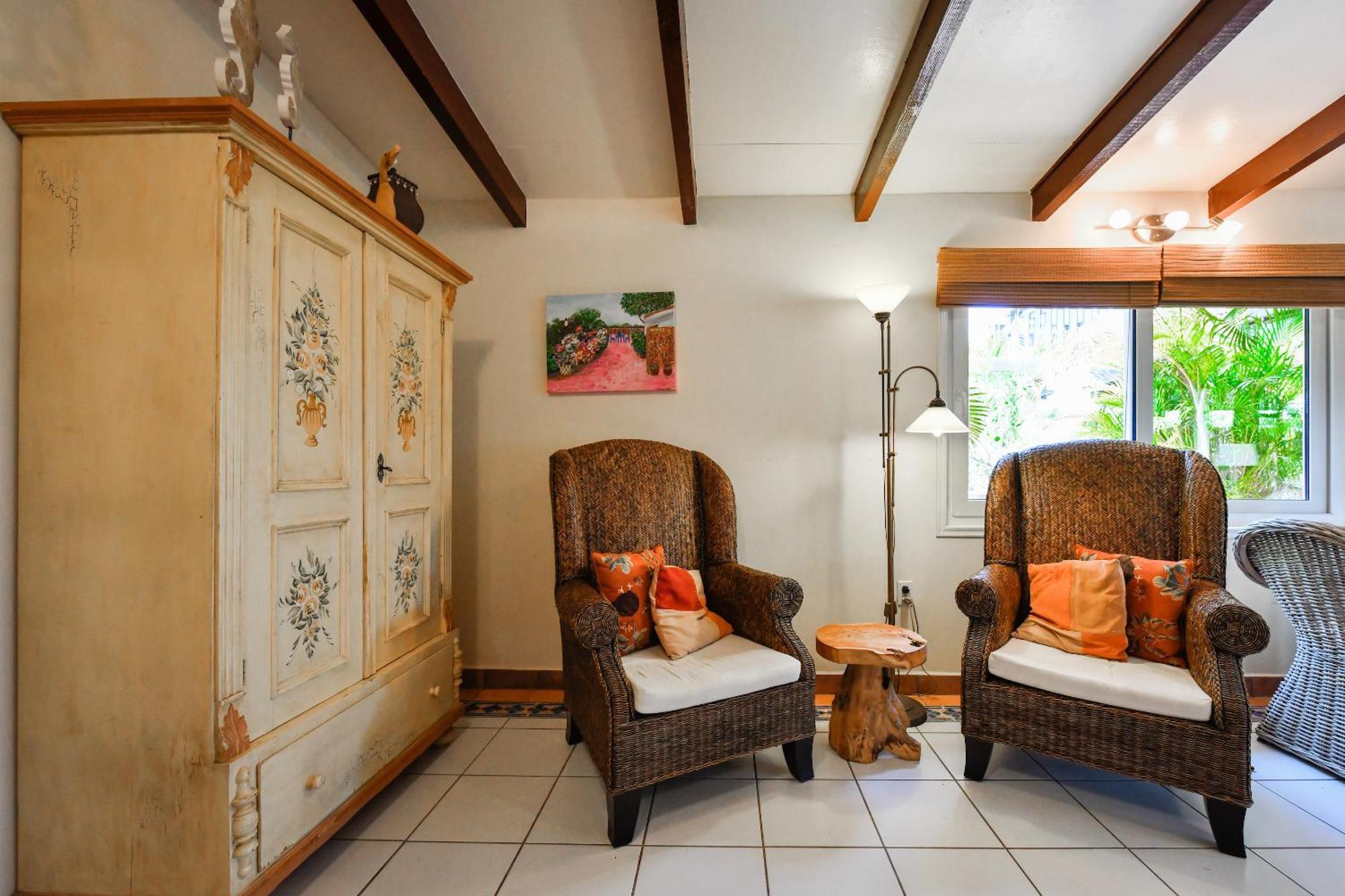Brisas Studio Apartments (Adults Only) Palm Beach Exterior photo
