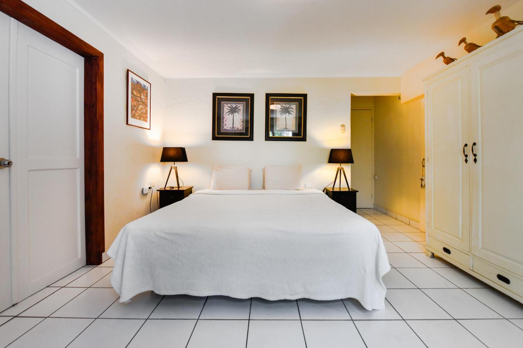 Brisas Studio Apartments (Adults Only) Palm Beach Exterior photo