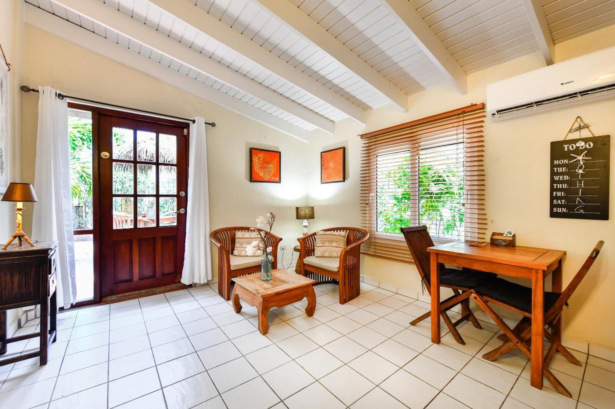 Brisas Studio Apartments (Adults Only) Palm Beach Exterior photo