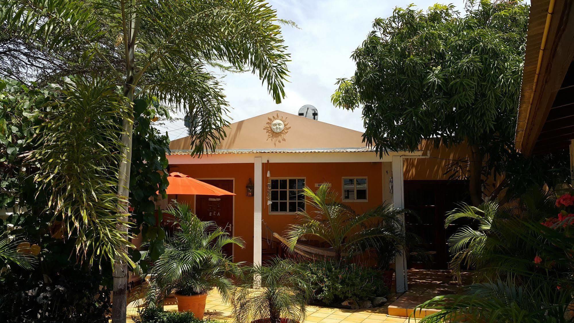 Brisas Studio Apartments (Adults Only) Palm Beach Exterior photo